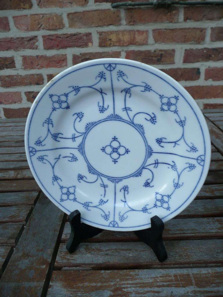 bord, schaal Jäger Eisenberg (BLAU SAKS) + houten staander, Porselein of Keramiek, Schaal, Rond, Ophalen of Verzenden