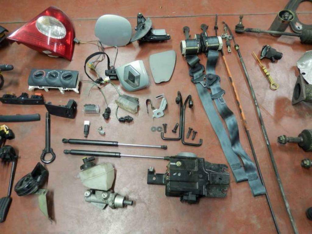 Pièces Renault Clio, Autos, Argent ou Gris, Achat, Particulier, Essence