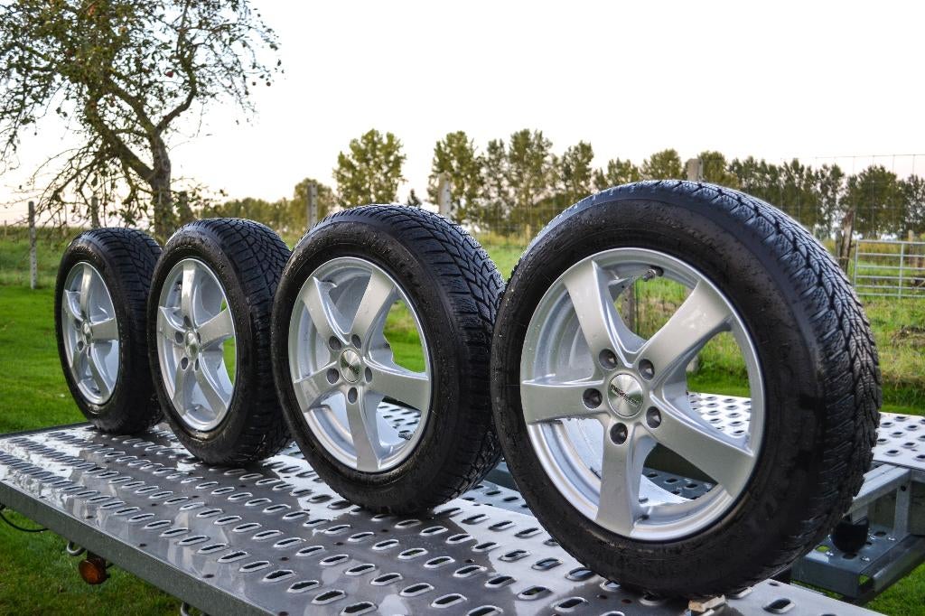 Jantes hiver MINI -- 185/60R15 - DUNLOP WINTER RESPONSE, Autos, Mini, Entreprise, Achat, One, Caméra 360°, 4x4, Adapté aux personnes handicapées