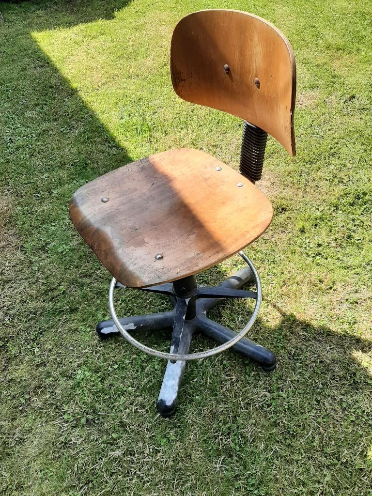 Chaise de bureau de dessin ou de laboratoire ancienne, Ophalen