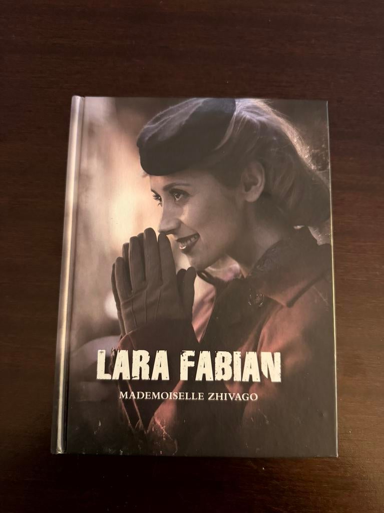 Lara Fabian - Mademoiselle Jivago Livre + CD + DVD, Enlèvement ou Envoi, Comme neuf