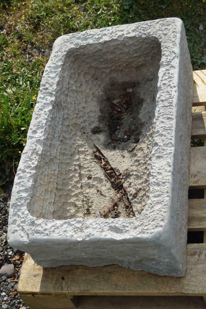 Bac,auge,jardinière en pierre bleue, Enlèvement, Utilisé