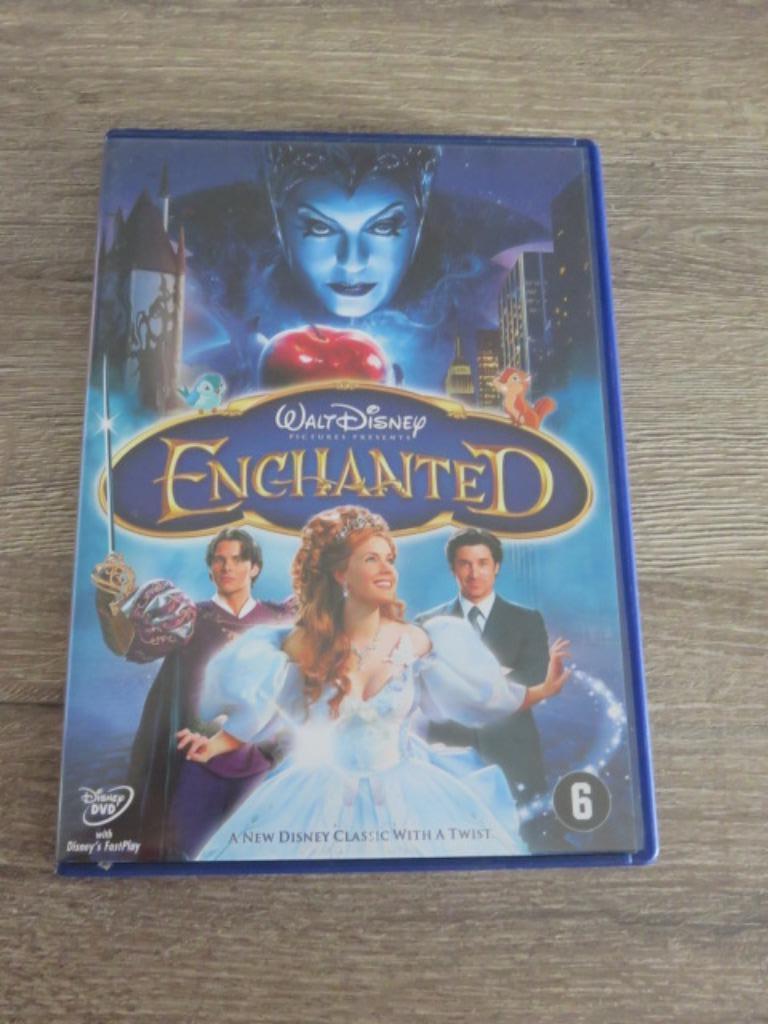 DVD : Enchanted - Walt Disney -- Amy Adams - Patrick Dempsey, Cd's en Dvd's, Gebruikt, Ophalen of Verzenden, Komedie, Vanaf 6 jaar