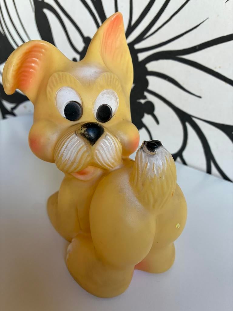 Vintage piepbeestje/pouet 'Hond met vlieg' van Ledra, Ophalen of Verzenden, Zo goed als nieuw
