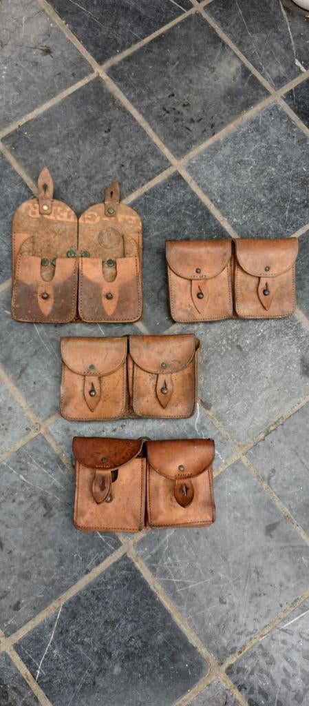 Militaria, lederen tasjes Frans leger WO2., Ophalen