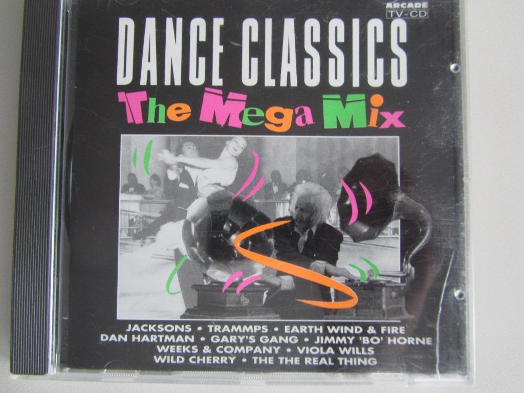 CD DANCE CLASSICS "THE MEGAMIX" (45 tracks), Ophalen of Verzenden, Gebruikt