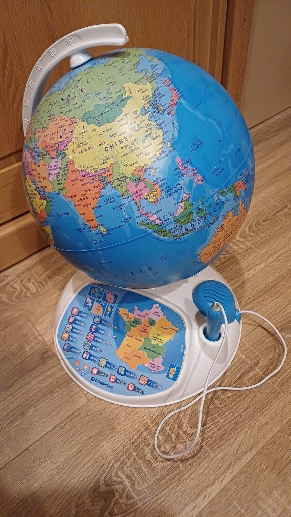 Globe intéractif Clementoni, Maison & Meubles, Accessoires pour la Maison | Globes, Neuf, Interactif, Enlèvement