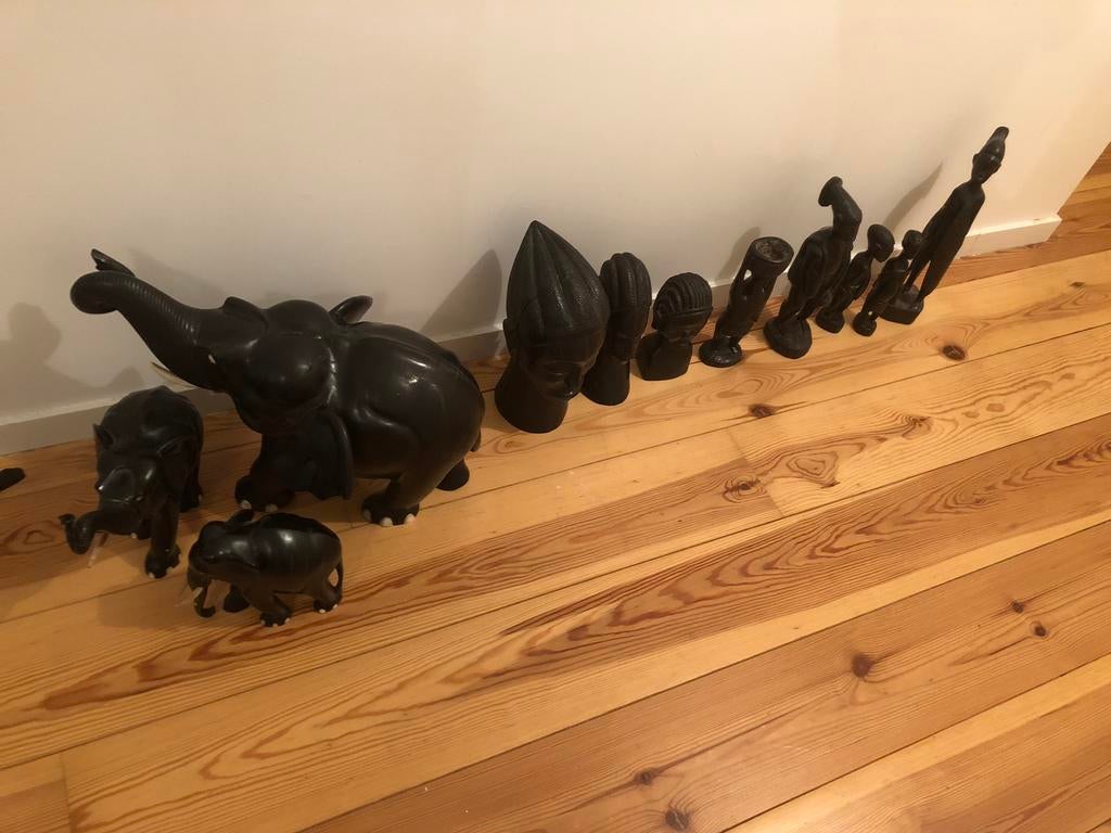 Éléphants,statuettes,crocodile en bois d ébène, Enlèvement