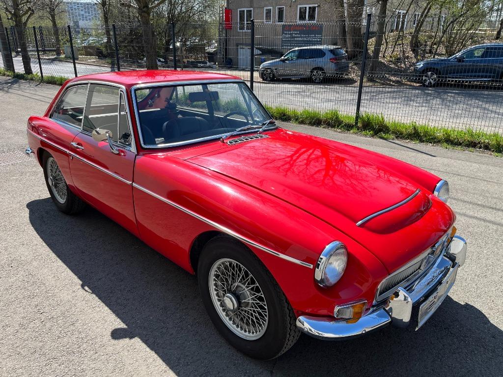 MG MGC GT 6 cyl 3.000 cc  Boite manuel 1968, Auto's, Achterwielaandrijving, Zwart, Leder, Bedrijf