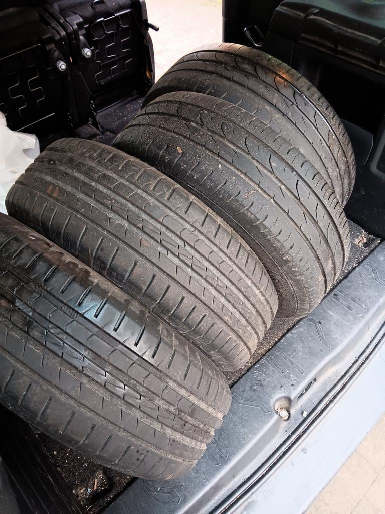 Pneus Continental 4 205/65R15 avec jantes, 15 pouces, Pneus et Jantes, Pneus hiver, Véhicule de tourisme