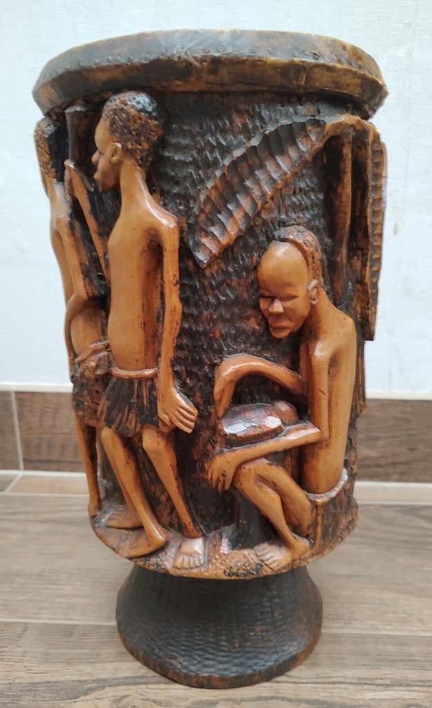Afrikaanse houten trommel, Ophalen