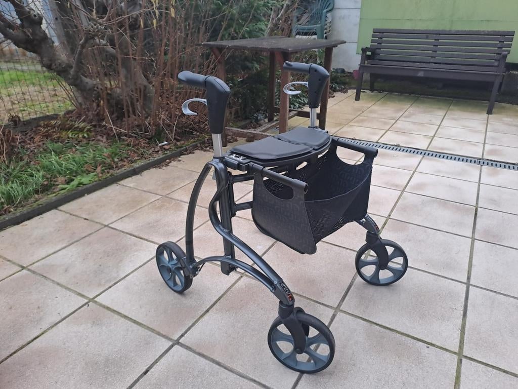 Rollator, Diversen, Ophalen
