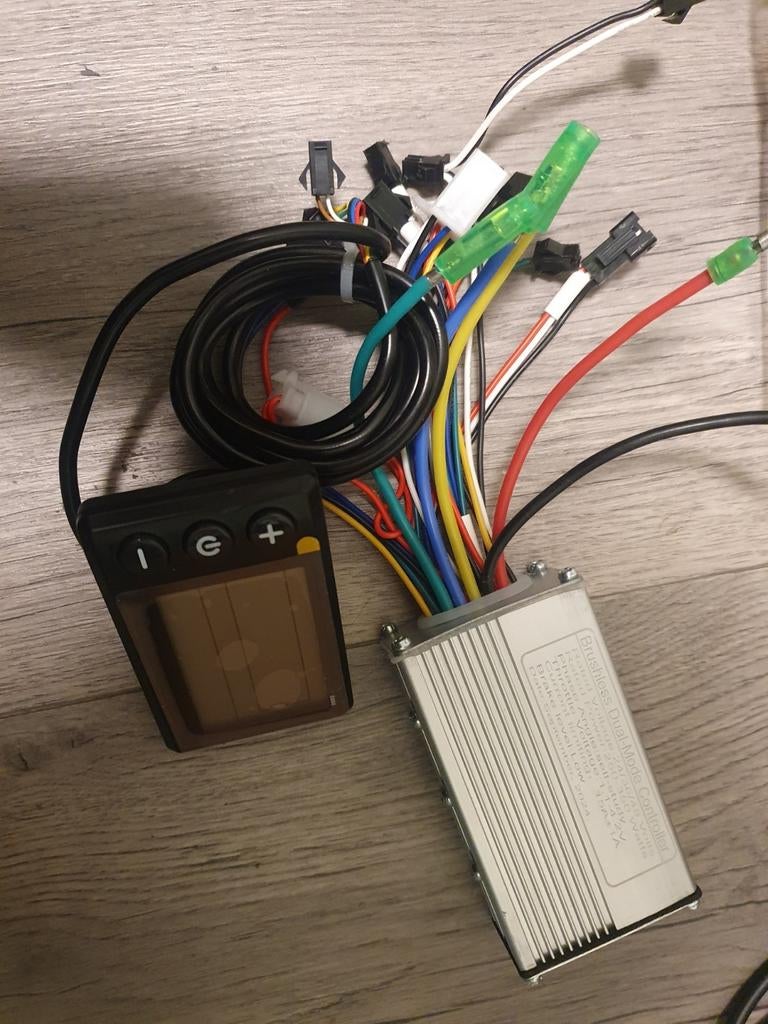 Fietscontroller met scherm 24V 36V 48V 350W fietsscooter, Fietsen en Brommers, Verzenden, Zo goed als nieuw
