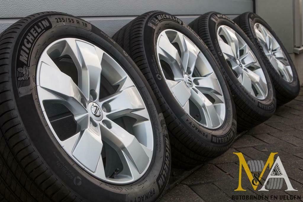 18 inch originele Volvo XC40 velgen + zomerbanden zomerset, Pneus et Jantes, Enlèvement ou Envoi, Pneus été, 18 pouces