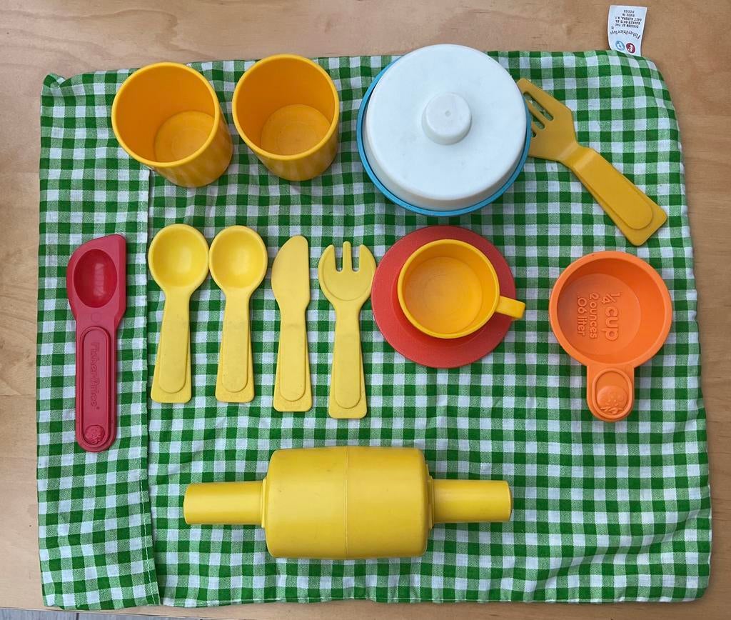 Cuisinière Fisher Price + divers éléments + boites plastique, Ophalen, Gebruikt