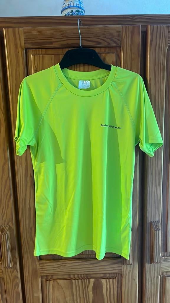 2 tshirts (small & medium) Busleyden Atheneum Mechelen, Diversen, Schoolbenodigdheden, Ophalen of Verzenden, Zo goed als nieuw