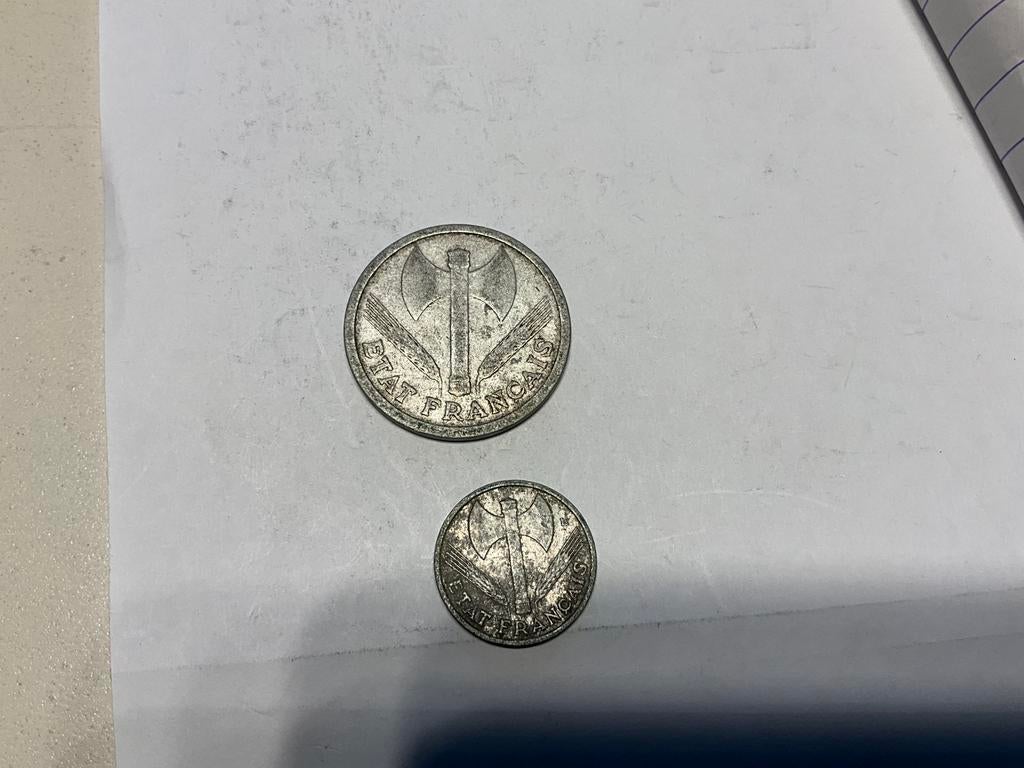 twee Franse munten uit het Vichy-regime (1940-1944)., Ophalen of Verzenden