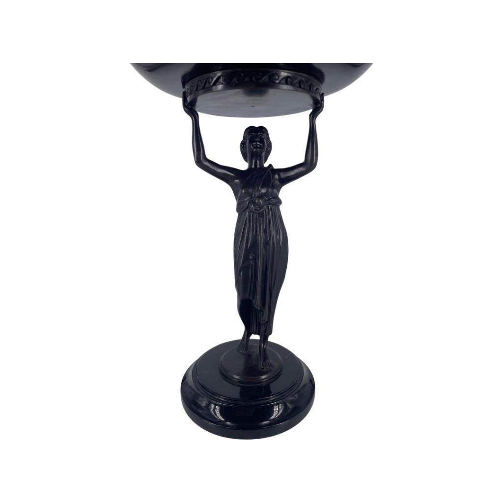 Bronzen vrouwensculptuur met een beker, marmeren voet, Antiek en Kunst, Ophalen of Verzenden, Brons