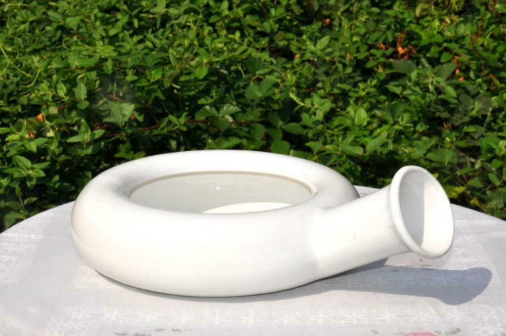 § ancienne  panne urinal vase de nuit en faience, Enlèvement ou Envoi