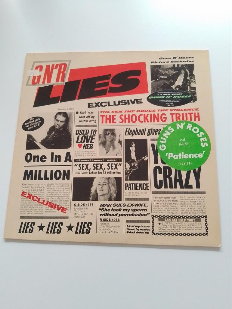 Guns n roses - Lies 1988 hype green sticker uncensored hoes, Ophalen of Verzenden, Zo goed als nieuw
