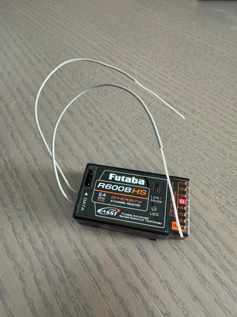 Futaba R6008HS, Hobby en Vrije tijd, Ophalen of Verzenden, Zo goed als nieuw