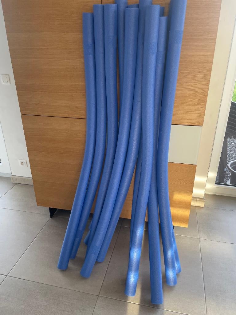12 frites piscine en mousse bleu - taille 160 cm, Tuin en Terras, Ophalen, Zo goed als nieuw, Overige typen