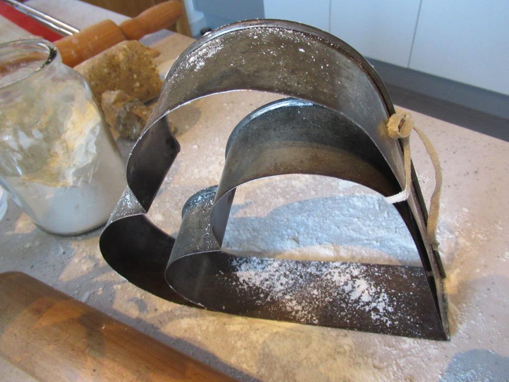 taartvorm-hartvorm-Brusselse patisserie-per stuk-VINTAGE, Ophalen of Verzenden