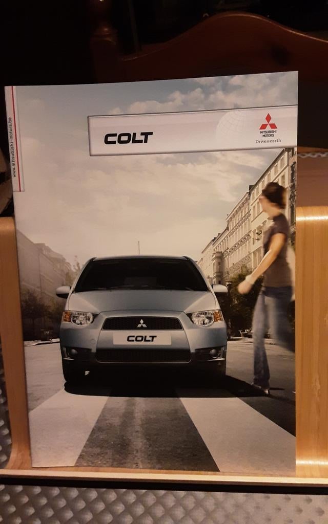 Mitsubishi colt brochure, Livres, Enlèvement ou Envoi, Comme neuf, Mitsubishi