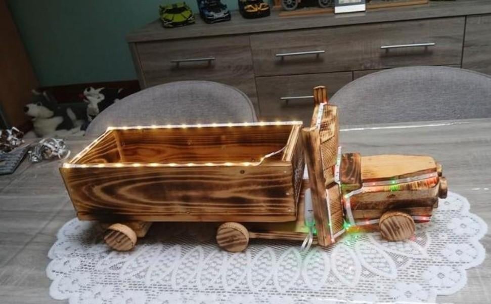 Camion en bois, Enlèvement