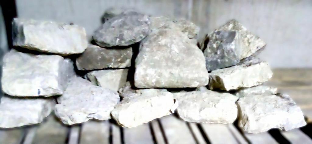 Lot van +20 witte oude zandsteen, Ophalen, Gebruikt