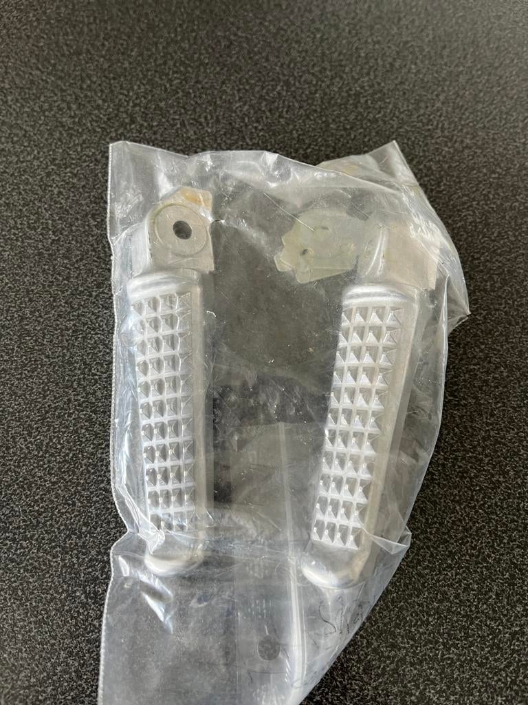 Originele voetsteuntjes Honda NT1100, Motoren, Ophalen, Nieuw
