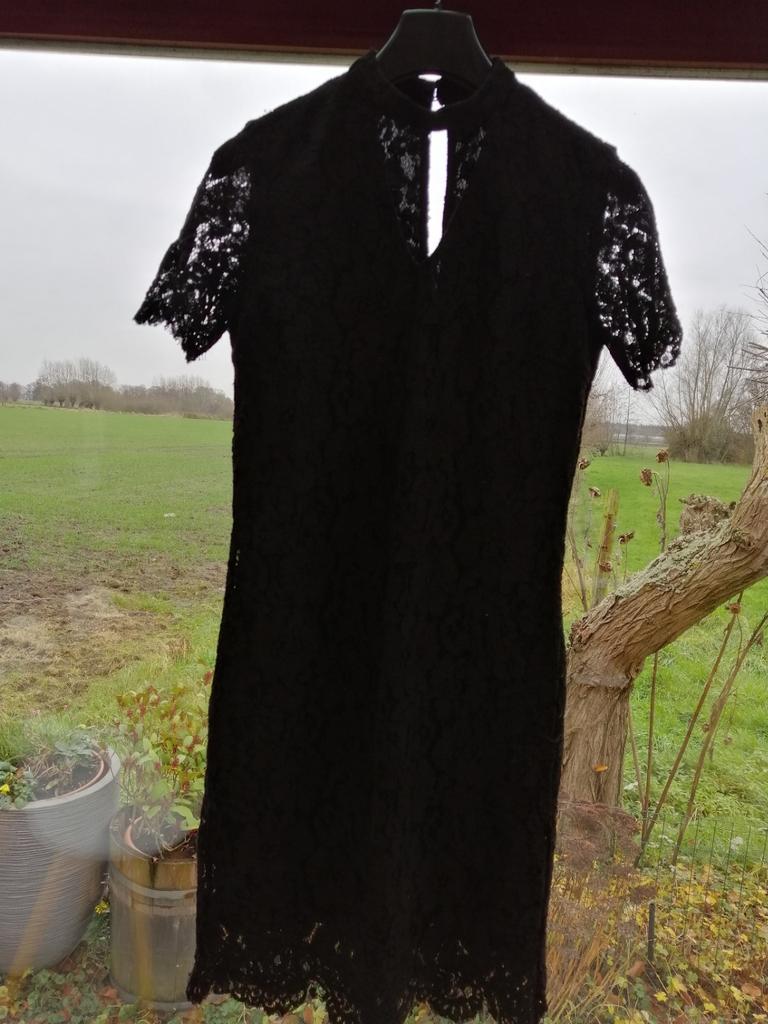 Robe en dentelle noire, Neuf, Vero Moda, Taille 36 (S), Enlèvement