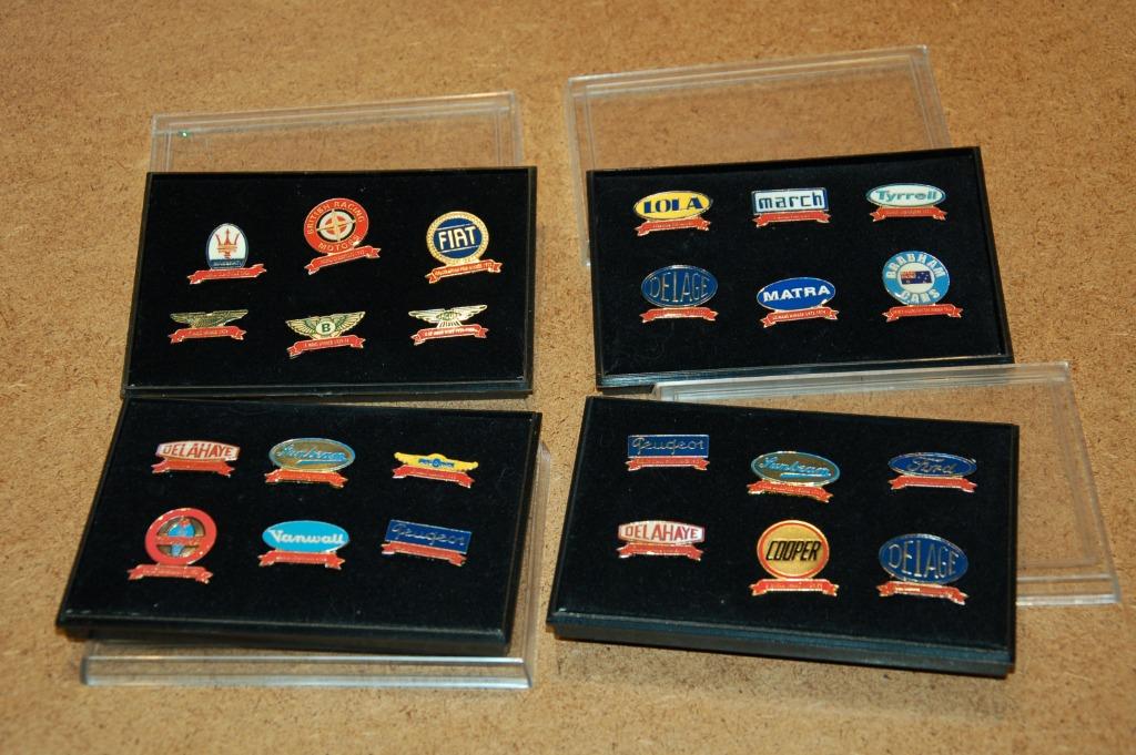 Épinglettes Motorsport - Ford Peugeot Fiat Jaguar - 24pcs, Enlèvement ou Envoi, Comme neuf, Sport, Insigne ou Pin's