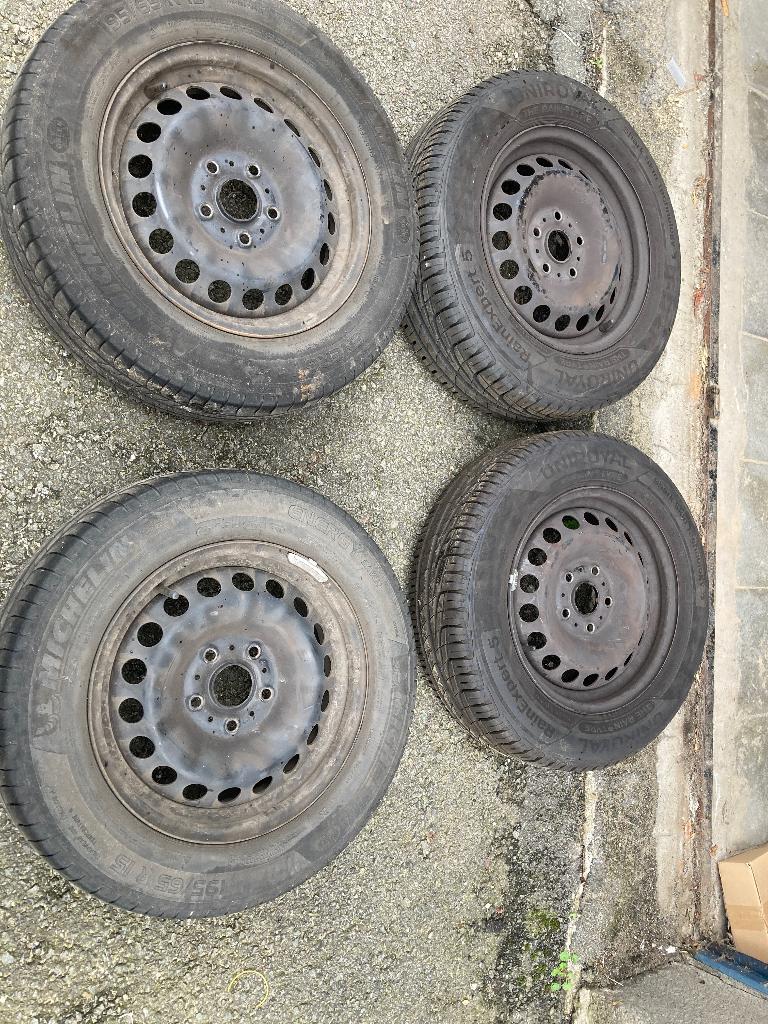 Winterbanden Michelin en uniroyal, Auto-onderdelen, Banden en Velgen, Ophalen, Gebruikt, 15 inch, Winterbanden
