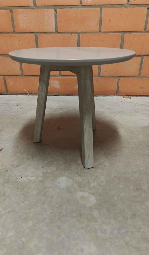 Bijzettafeltje, Minder dan 55 cm, Rond, Zo goed als nieuw, Hout