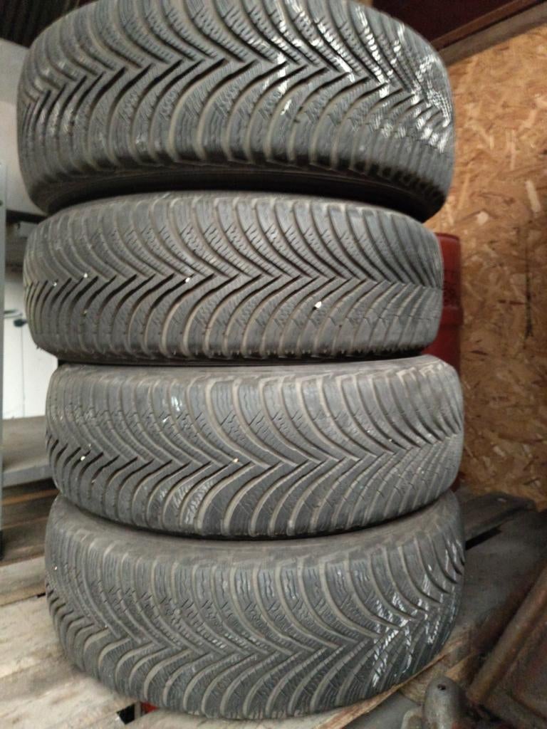 Pneu Michelin 195 65 15 golf caddy berlingo, Autos : Pièces & Accessoires, Enlèvement ou Envoi, Pneu(s)