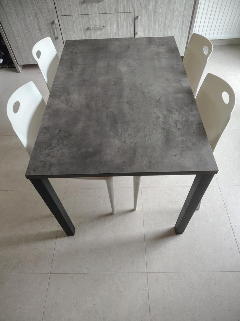 Table de cuisine avec 4 chaises L 120 
B 80 
H 75, Maison & Meubles, Tables | Tables à manger, Enlèvement ou Envoi