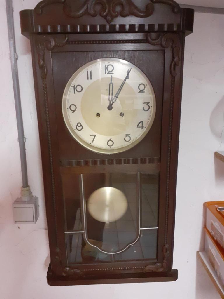 Horloge suspendue ancienne 1953, Enlèvement
