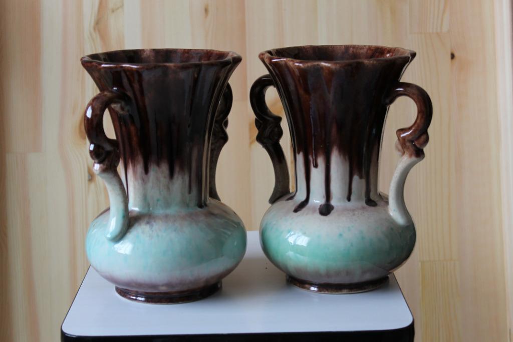 Lot de deux vases Boch, Ophalen