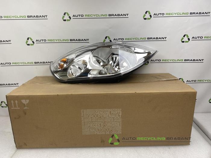Koplamp rechts van een Renault Master, Gebruikt, -, -, Ophalen of Verzenden