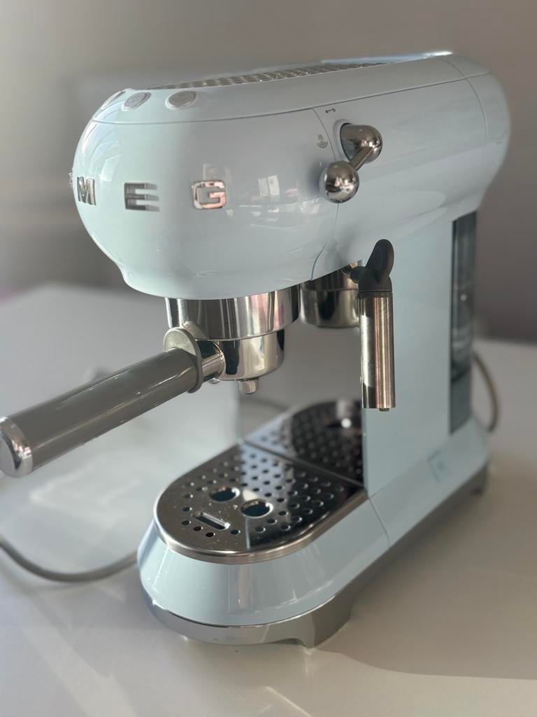 SMEG Espressomachine, Elektronische apparatuur, Koffiezetapparaten, Ophalen, Koffiepads en cups, Espresso apparaat, Zo goed als nieuw