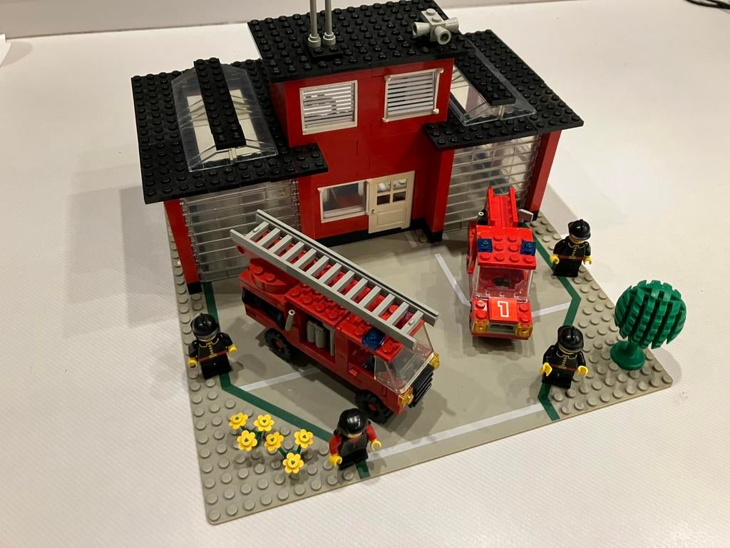 Brandweerkazerne 6382, Kinderen en Baby's, Speelgoed | Duplo en Lego, Ophalen of Verzenden, Gebruikt, Complete set, Lego