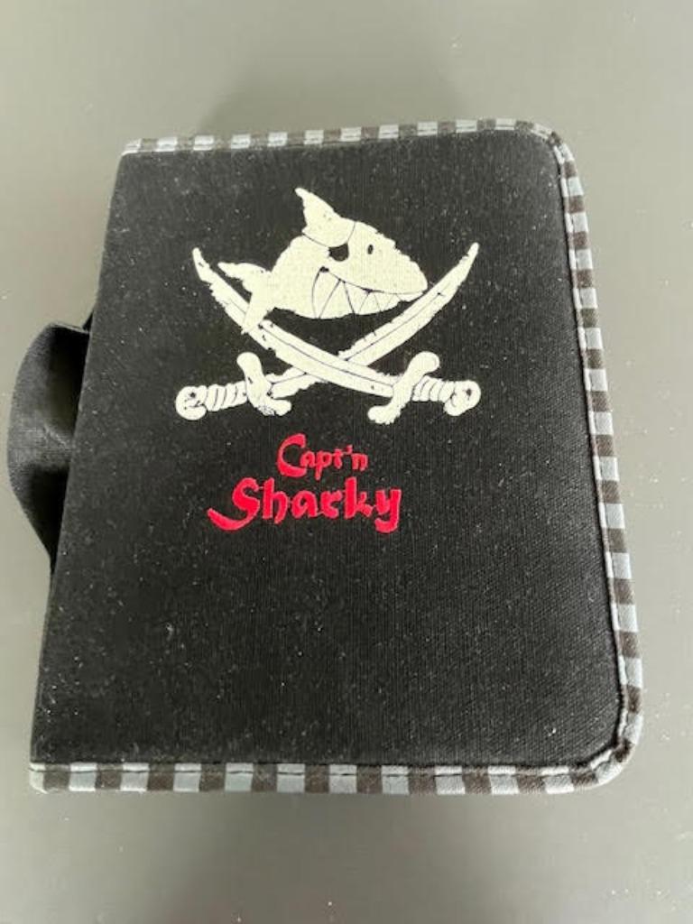 Étui rempli Capt'n Sharky, Divers, Fournitures scolaires, Comme neuf, Enlèvement ou Envoi