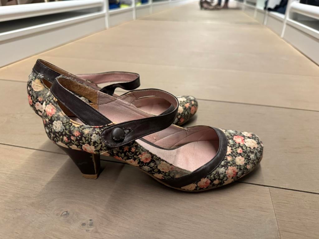 Jolies chaussures, Vêtements | Femmes, Enlèvement ou Envoi