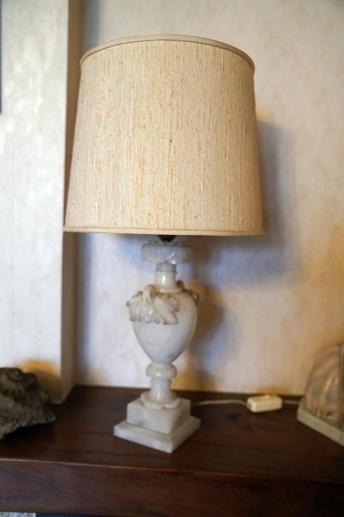 Lampe pied en marbre blanc, Antiquités & Art, Enlèvement ou Envoi