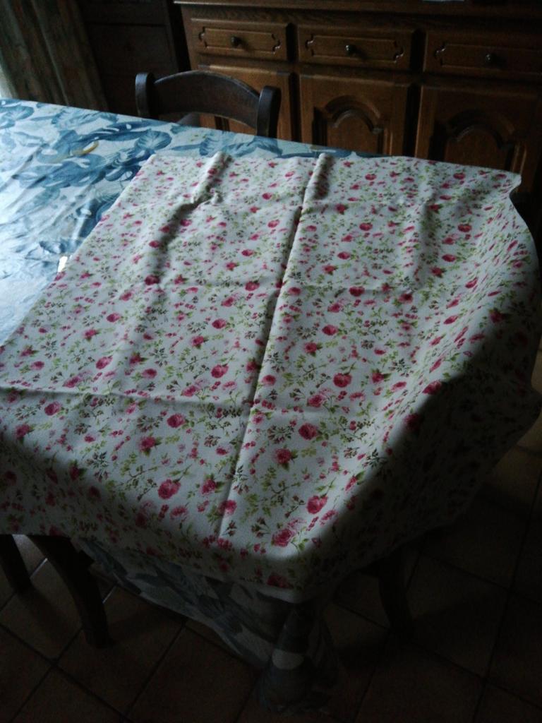 Tissu 145cm sur 88cm. Neuf., Enlèvement ou Envoi, Comme neuf