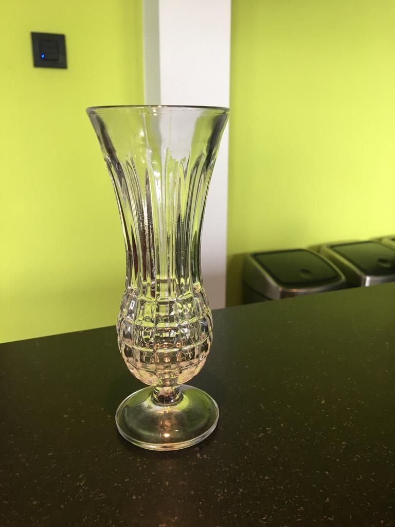 Vase en verre de 17 cm de haut, diamètre 6 cm, Enlèvement ou Envoi, Utilisé