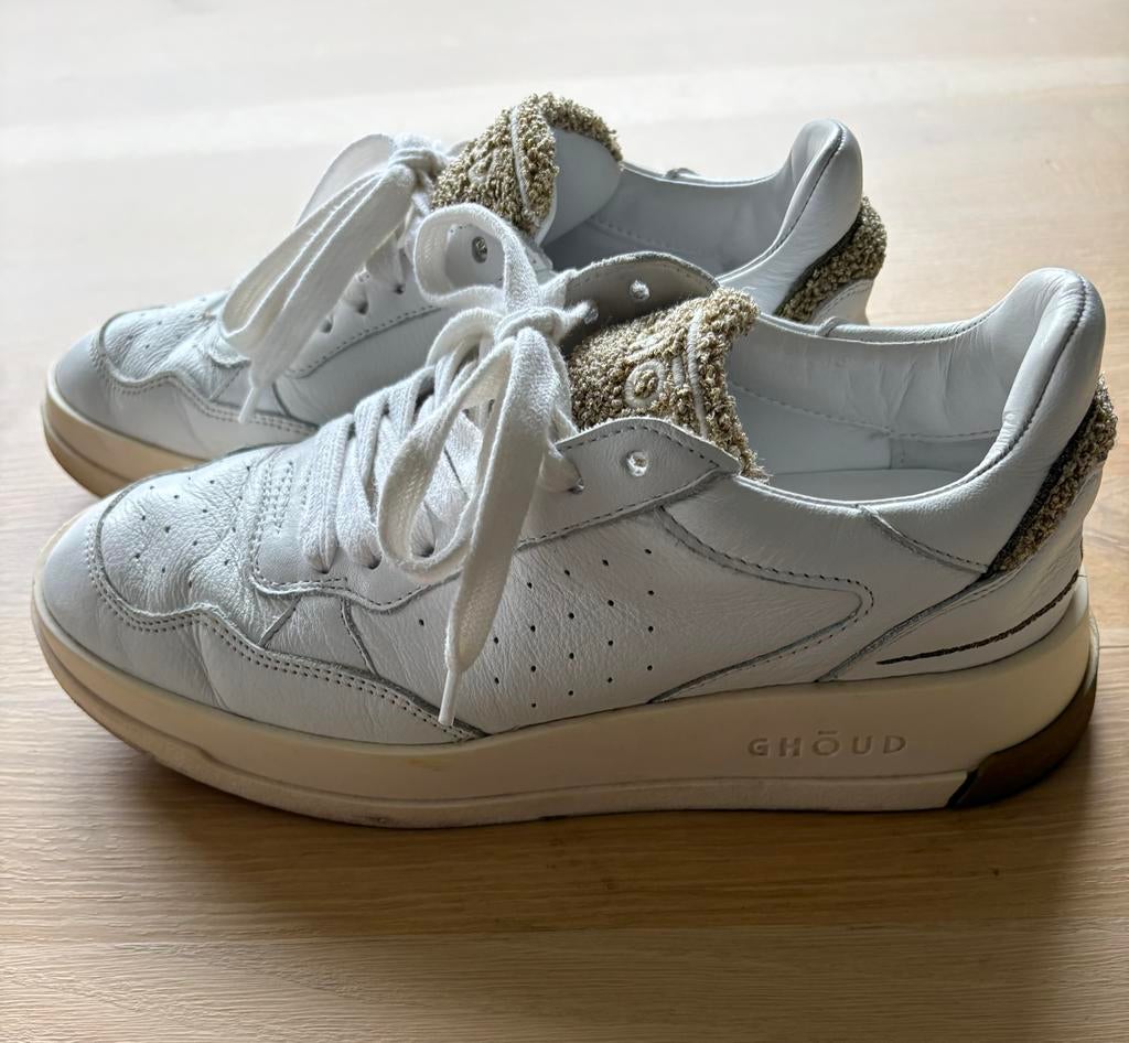 Witte lederen sneakers van Ghoud, Ophalen of Verzenden, Zo goed als nieuw, Sneakers