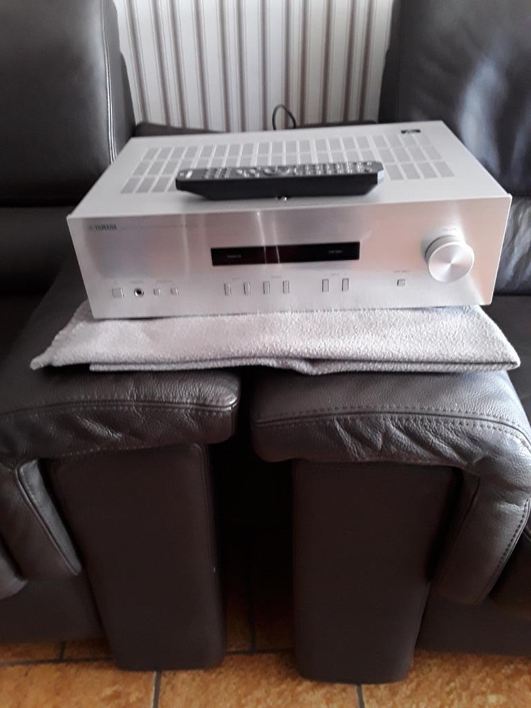 YAMAHA versterker met 2 luidsrekers, Audio, Tv en Foto, Versterkers en Ontvangers, Ophalen, Zo goed als nieuw, Stereo, Yamaha