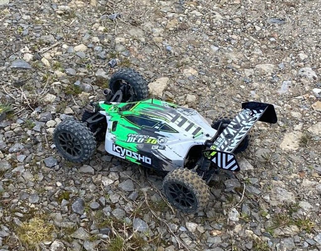 Voiture RC 1/8 Kyosho Inferno Neo 3.0 VE avec accessoires, Échelle 1:8, Voiture off road, Comme neuf, Enlèvement